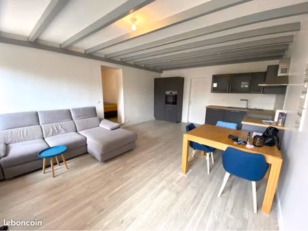 appartement t2 meublé – 43 m² + terrasse 20 m² – le rove