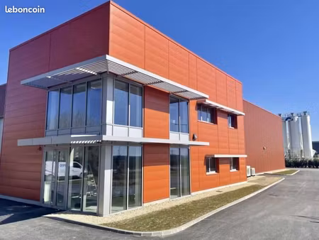 local d'activité 2 585 m²