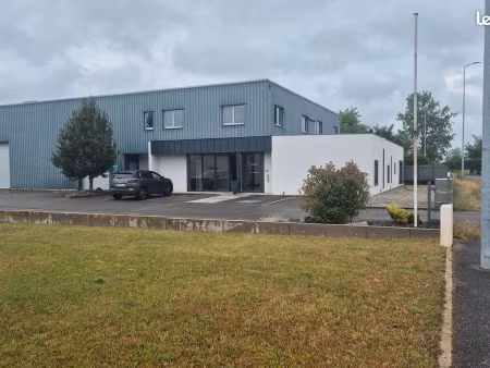bâtiment mixte bureaux et activité - 924 m² - za de l'aérodrome