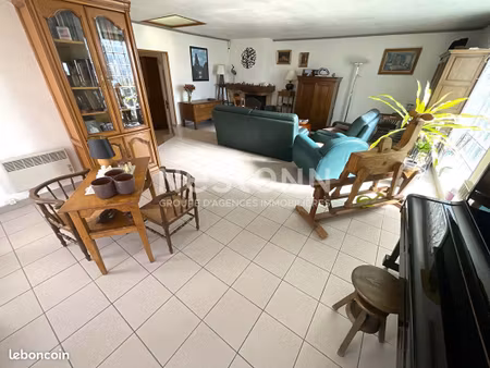 maison 7 pièces 146 m²