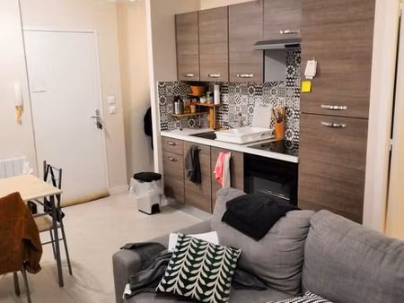 t3 – 2 chambres – 15 boulevard trudaine – face esc  proche fac – dispo 1er septembre