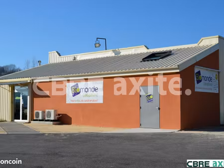 local commercial 186 m² renage