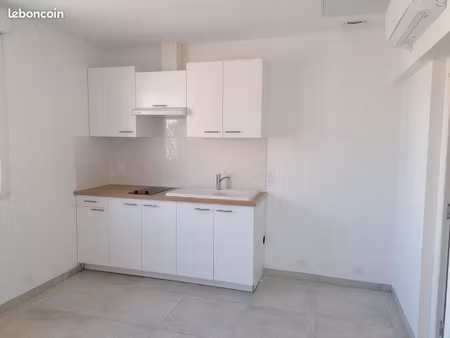 p2 rdc 30.40 m2 très ensoleillé