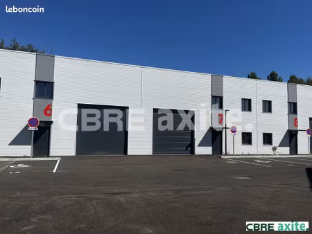 local d'activite 676 m² morestel