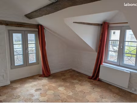studio 21 m2 - centre ville fontainebleau