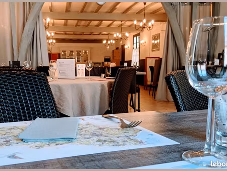 dans un charmant village touristique  15 mns d’amiens  vend fond de commerce restaurant/ca