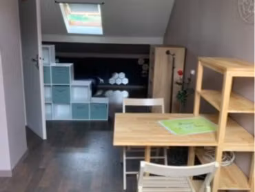 studio beure 5 kms de besancon equipé kitchenet meublé libre 1er août idéal étudiant douch