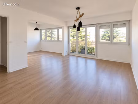 t3 73 m² avec balcon  cave et parking  cognac  vente directe