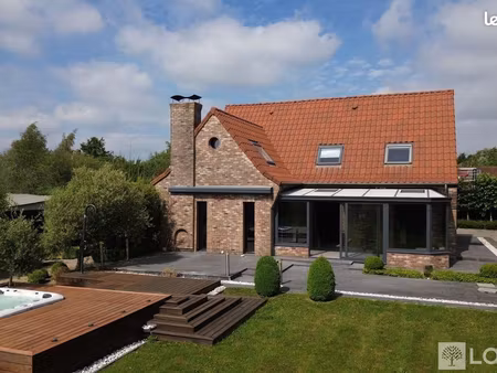 propriété 7 pièces 181 m²