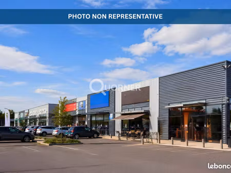 local 1700 m² melun