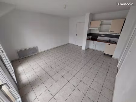 appartement t2 de 41 50m² au 2 ème étage avec balcon dans résidence sécurisée et 1 place d