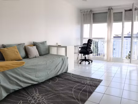 studio meuble 23 m2 /495 euros cc