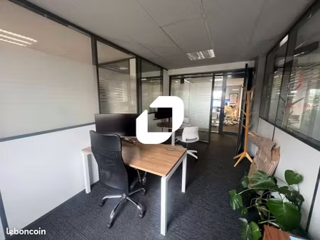 bureau 230 m²