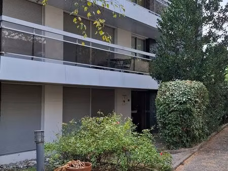 2 pièces meublés de 47 m² avec balcon+parking à deux pas du port de vannes
