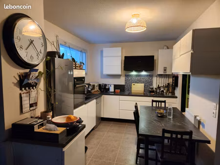 beau duplex traversant de 90 80 m² agréable à vivre (1er et 2ème étages)