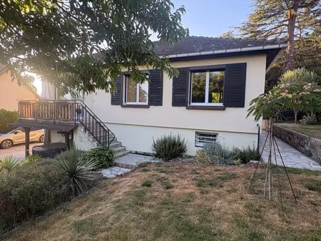maison rénovée 63 m² – 2 chambres – sous-sol complet 63 m² – jardin – le trait