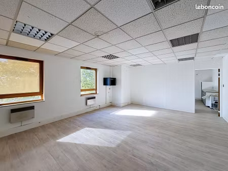 bureaux 55 m²