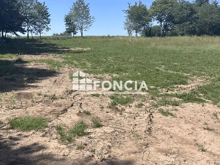terrain constructible viabilisé de 1 207 m² à bonnac-la-côte