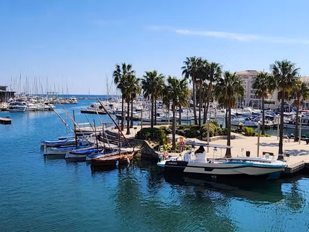 appartement 3 pièces en duplex  dernier étage  port fréjus