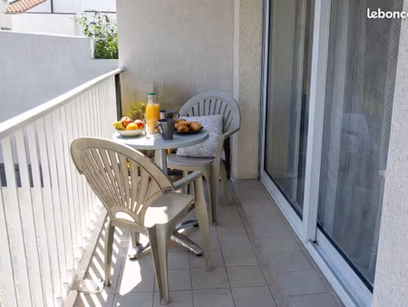 studio avec balcon  parking et cave – proche gare et port