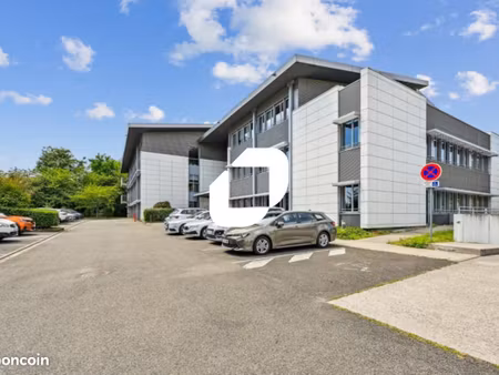 bureau 813 m²