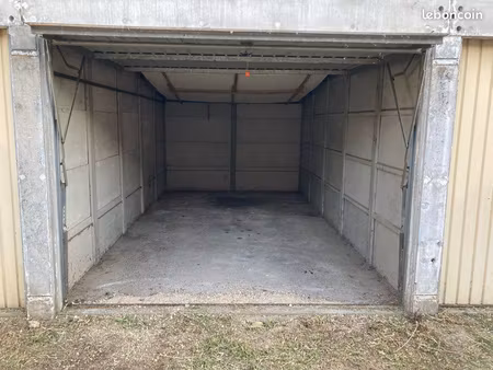 loue garage de 17 m 2