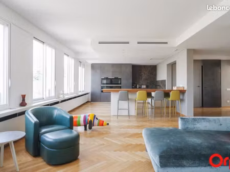 penthouse 4 pièces 134 m²