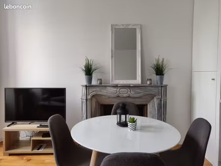 t2 32 m2 meublé - coeur de ville - loc à l’année