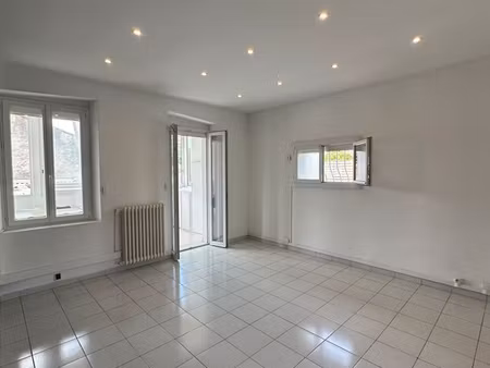 local professionnel véranda 84 m2 montolivet