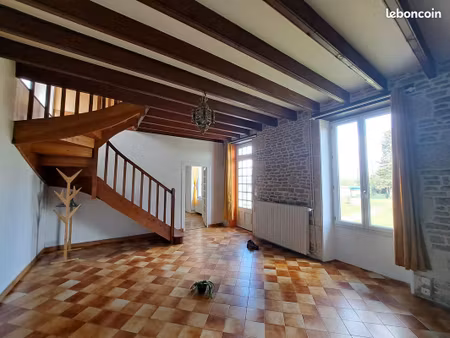 maison t4 + jardin-bassin-puits proche niort  benet  fontenay l.c