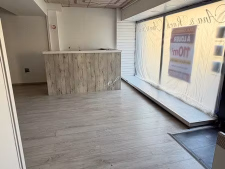 local commercial 75 m² – hyper-centre dreux – 900 /mois