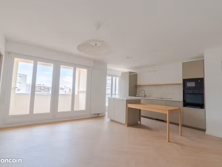 t4 de 82 m² entièrement rénové – balcon  parking couvert – quartier des salins