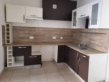 location - t2bis (65m2) proche centre ville