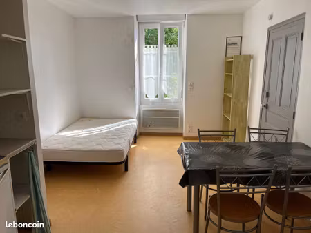 studio appartement meublé centre de bressuire toutes charges comprises