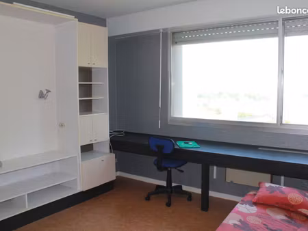 studio proche école