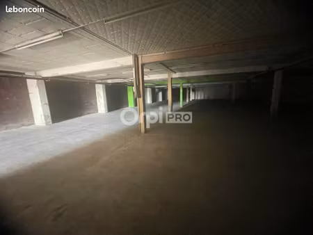 local d'activité 283 m²