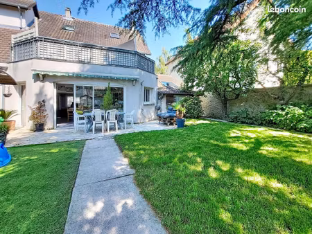appartement 3 pièces 113 m²