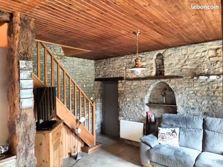 charmante maison en pierre avec jardin et dépendances