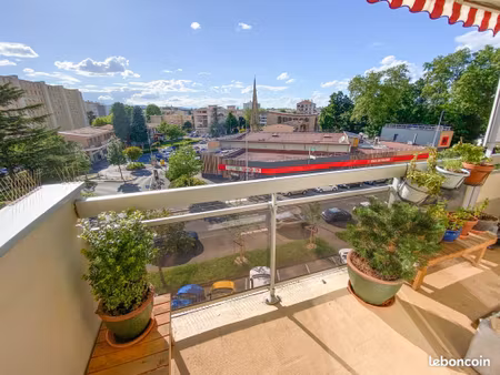 grand t5 lumineux de 80 m² – sainte-foy-lès-lyon (les provinces) – dpe d - garage / box en