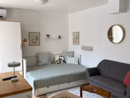 studio meublé 25m2 climatisé  entièrement rénové