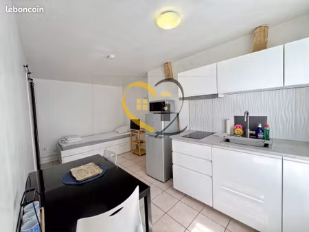 studio 1 pièce 14 m²