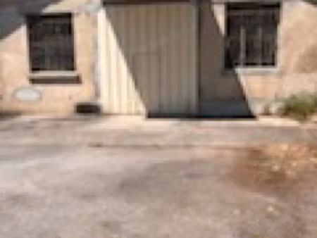 loue local de 450m2 à castres