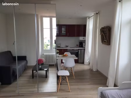 a louer biarritz ideal etudiant joli studio tbe 27 m2 lumineux avec balcon parking proche 