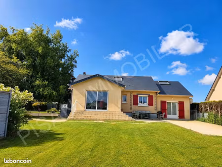 pavillon 9 pièces 177 m²