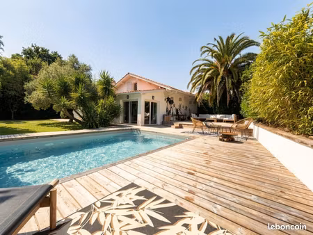 biarritz silhouette - villa rénovée avec piscine sur une parcelle de 900m2