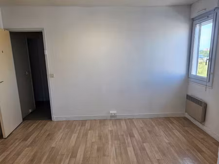 bureau à l'étage 15 m2
