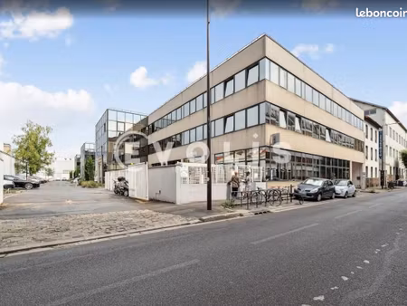 local bureaux 2 205 m²