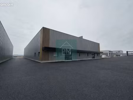 local 848 m² amiens