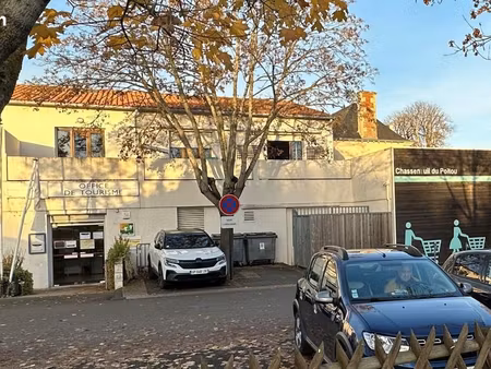 local bureaux 123 m²