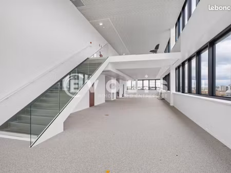 bureaux 374 m²